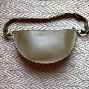 Lyons Leather Queen Bee